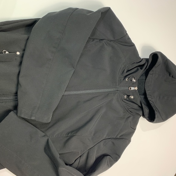 Calvin Klein Water Resistant Breathable Shell - Picture 9 of 12